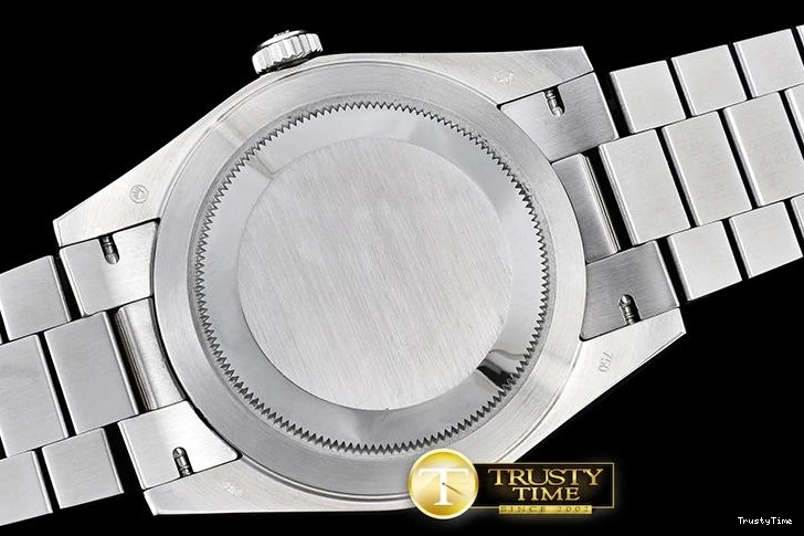 1211 Seasonal RDD0207E – DayDate 675